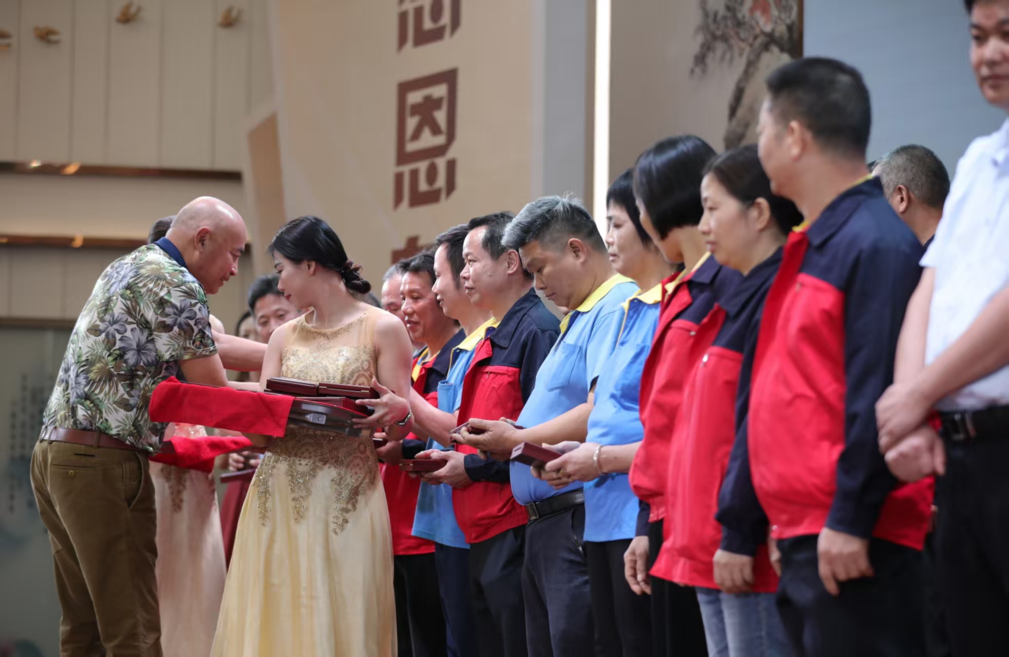 十年匠心铸铁罐，廿载坚守敬榜样——致敬铁罐包装事业的长情守护者
